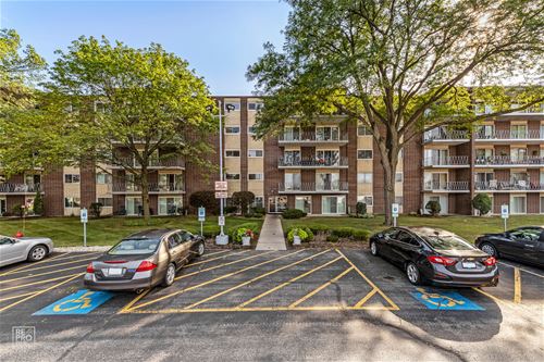 2900 Maple Unit 4D, Downers Grove, IL 60515