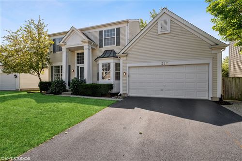 257 Carters Grove, Grayslake, IL 60030