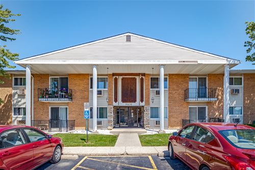 9209 Bumble Bee Unit 2H, Des Plaines, IL 60016