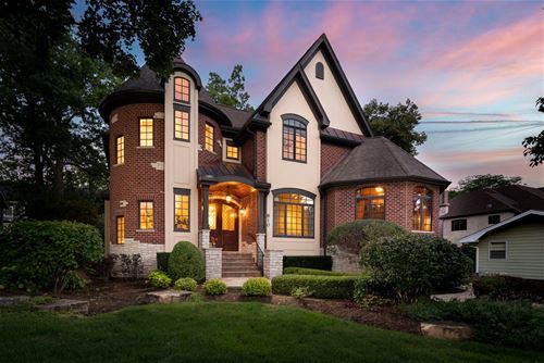 810 Santa Maria, Naperville, IL 60540