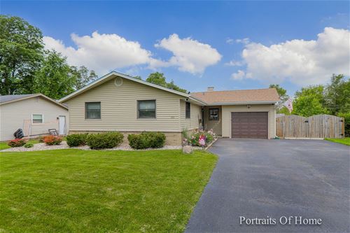 360 Arrowhead, Carol Stream, IL 60188