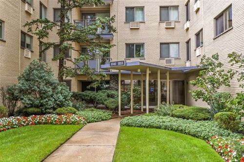 1040 Erie Unit 210, Oak Park, IL 60302