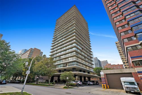 320 W Oakdale Unit 901, Chicago, IL 60657