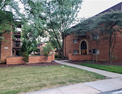 18555 Hickory Unit 29, Lansing, IL 60438