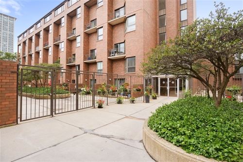 3700 N Lake Shore Unit 305, Chicago, IL 60613