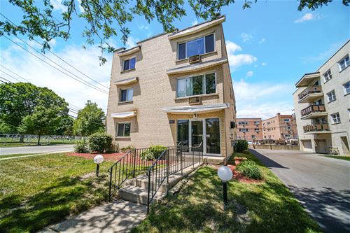 8152 Elmwood Unit G4, Skokie, IL 60077