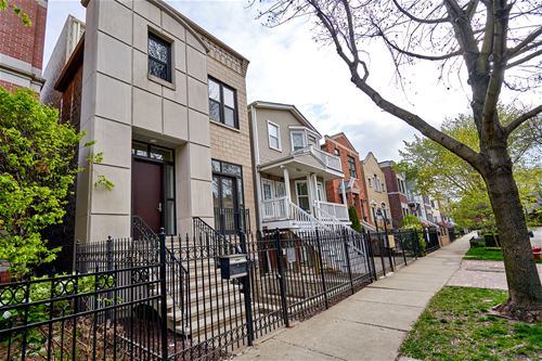 1240 W Henderson, Chicago, IL 60657