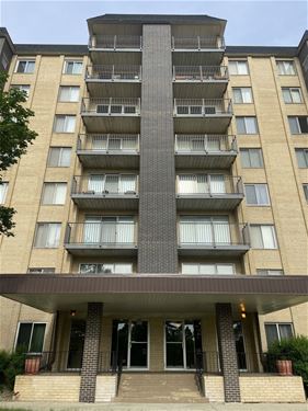 5400 Walnut Unit 403, Downers Grove, IL 60515