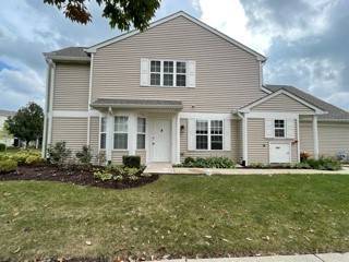 2604 Sheehan Unit 104, Naperville, IL 60564