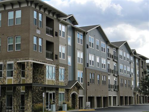 690 E Algonquin Unit 1102, Schaumburg, IL 60173