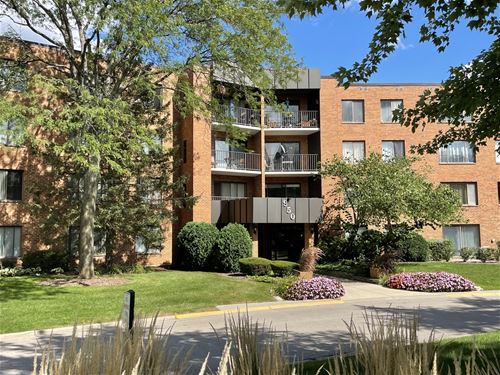 950 E Wilmette Unit 330, Palatine, IL 60074