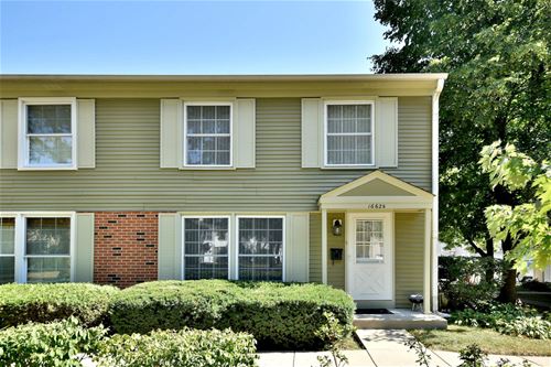 1662 Monticello Unit B, Wheaton, IL 60189