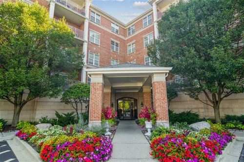 101 Pointe Unit 402, Northbrook, IL 60062