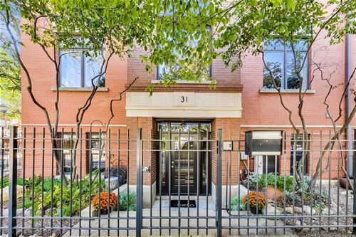 31 W 14th, Chicago, IL 60605