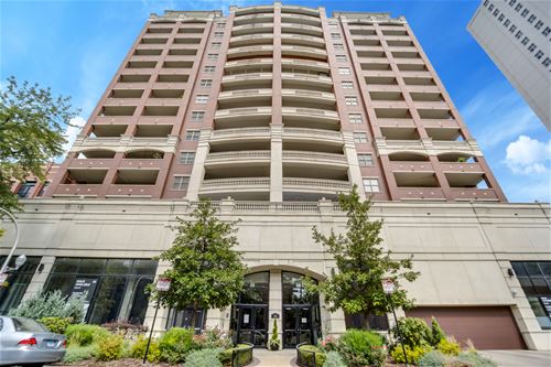 828 W Grace Unit 1301, Chicago, IL 60613