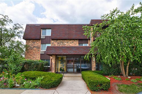 910 E Old Willow Unit 110, Prospect Heights, IL 60070