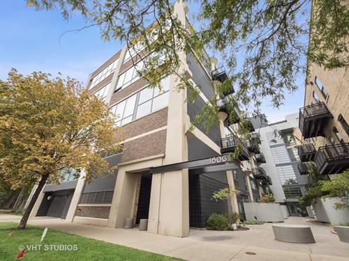 1800 W Grace Unit 202, Chicago, IL 60613