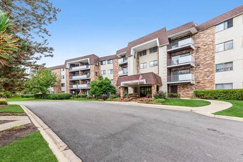 3300 N Carriageway Unit 302, Arlington Heights, IL 60004