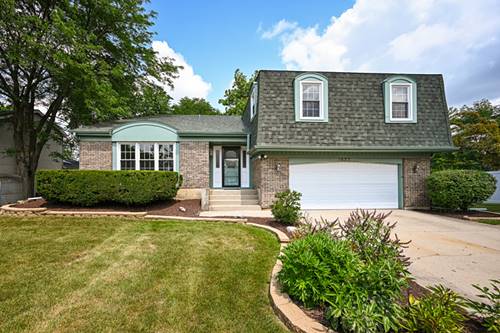 1653 Scottdale, Wheaton, IL 60189