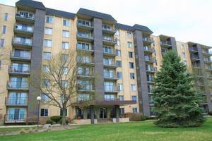 5400 Walnut Unit 512, Downers Grove, IL 60515