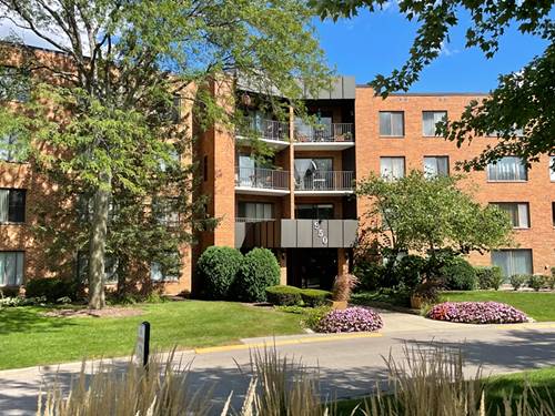 950 E Wilmette Unit 330, Palatine, IL 60074