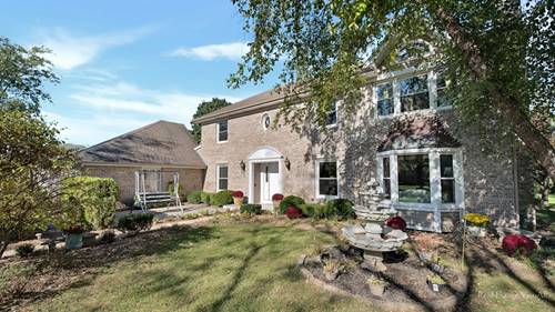 2200 Periwinkle, Algonquin, IL 60102