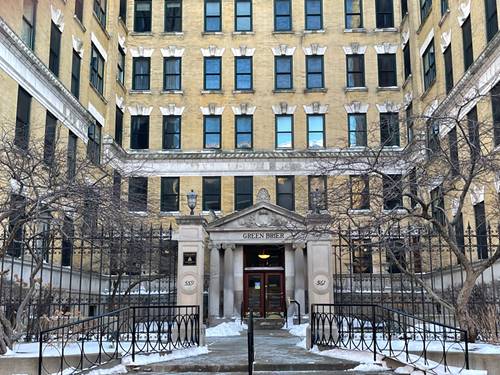 559 W Surf Unit 902, Chicago, IL 60657