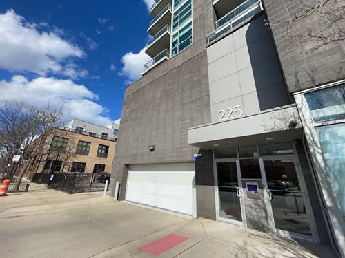 225 S Sangamon Unit 903, Chicago, IL 60607