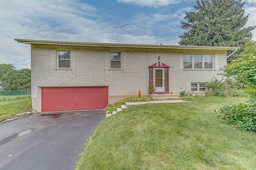 1N323 Woods, Carol Stream, IL 60188