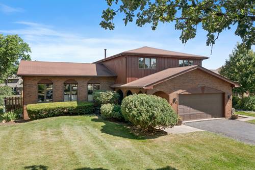 904 Rob Roy, Downers Grove, IL 60516