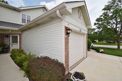 42 S Golfview, Glendale Heights, IL 60139