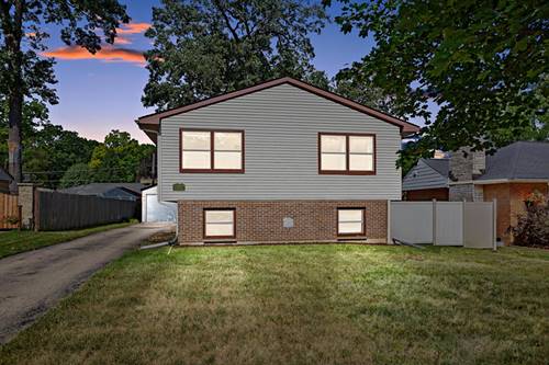 424 N Berwick, Waukegan, IL 60085