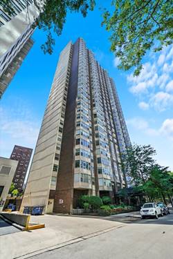 525 W Hawthorne Unit 102, Chicago, IL 60657