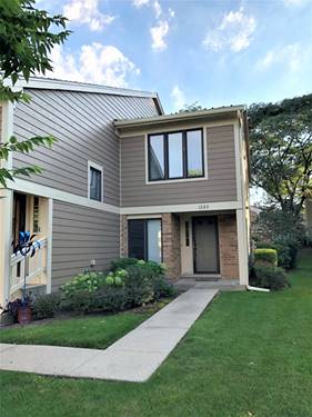 1323 Downs Unit 50A, Libertyville, IL 60048