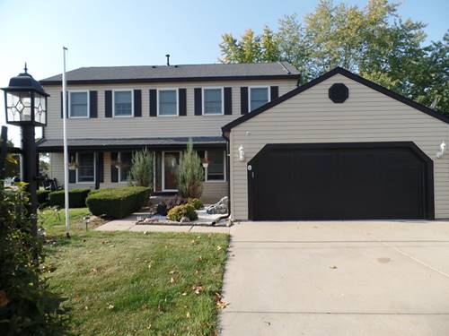 8 Ascot, Streamwood, IL 60107