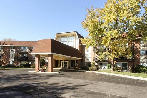1188 Royal Glen Unit 114, Glen Ellyn, IL 60137
