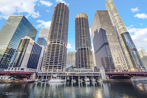 300 N State Unit 2424, Chicago, IL 60654