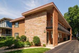 116 Clinton Unit 2A, Oak Park, IL 60302