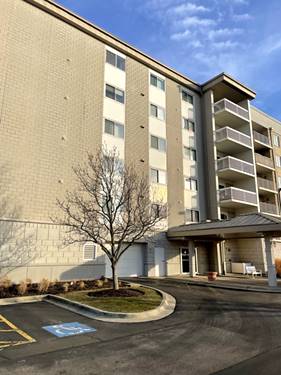 2020 St Regis Unit 305, Lombard, IL 60148