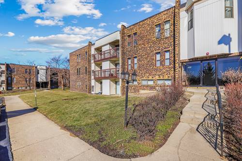 2222 Country Club Unit 25, Woodridge, IL 60517