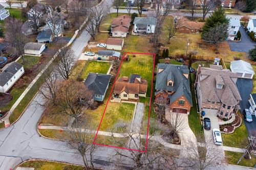 209 N West, Naperville, IL 60540
