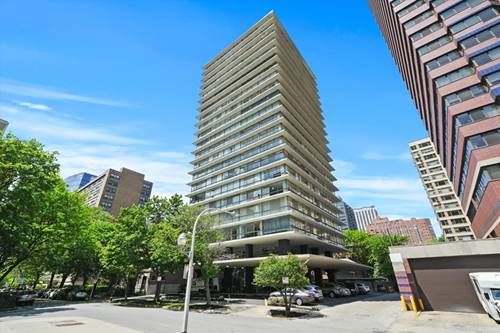 320 W Oakdale Unit 303, Chicago, IL 60657