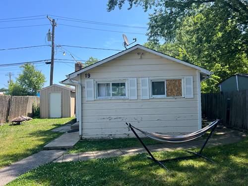19 S Martin, Waukegan, IL 60085