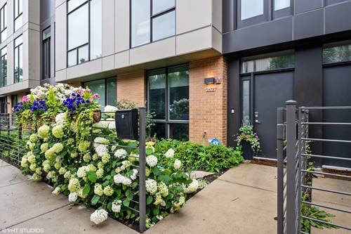 2527 W Homer, Chicago, IL 60647