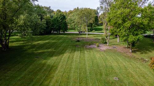 135 Howe, Barrington, IL 60010