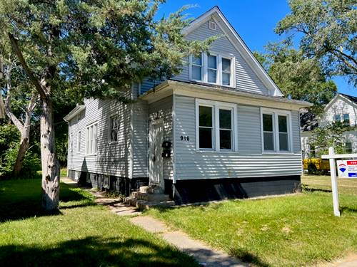 916 S Martin Luther King Jr, Waukegan, IL 60085