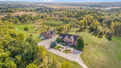 5N719 Castle, St. Charles, IL 60175