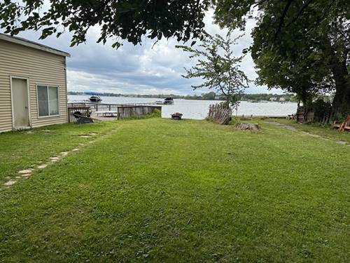 701 Lake Shore, Wauconda, IL 60084