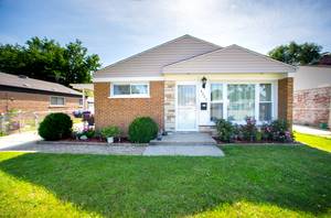 8043 S Kenton, Chicago, IL 60652