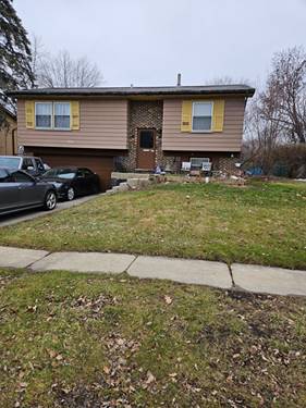 8076 Kingsbury, Hanover Park, IL 60133